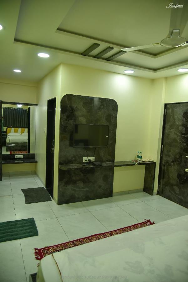 Pawan Executive Tuljapur 外观 照片
