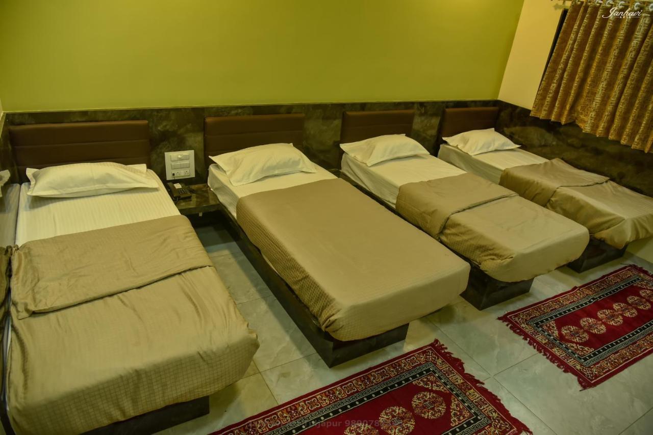 Pawan Executive Tuljapur 外观 照片
