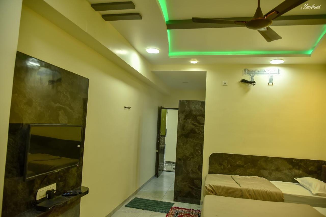 Pawan Executive Tuljapur 外观 照片