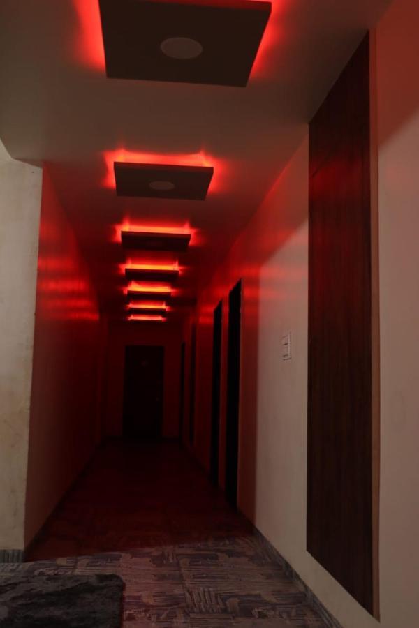 Pawan Executive Tuljapur 外观 照片