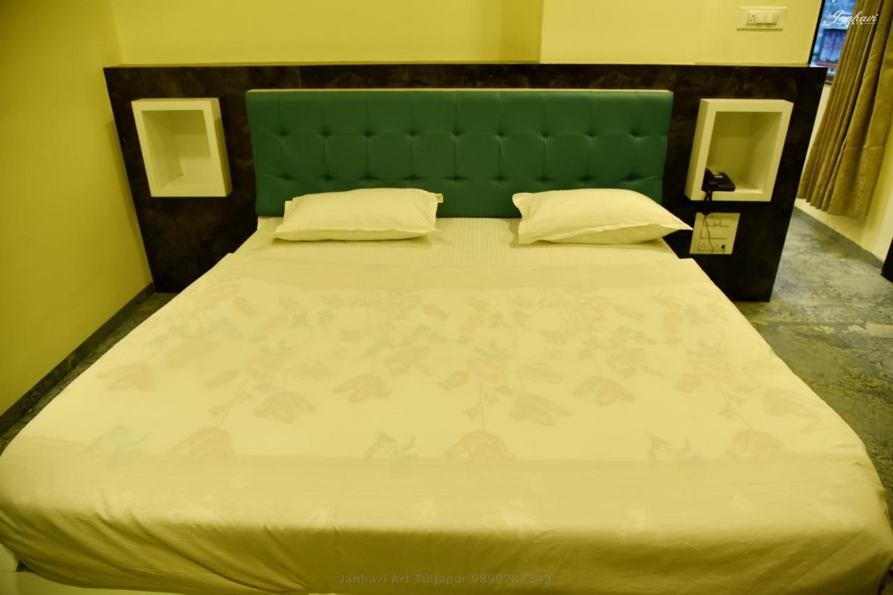 Pawan Executive Tuljapur 外观 照片