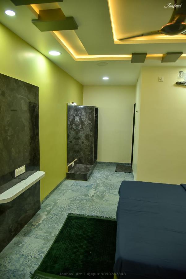 Pawan Executive Tuljapur 外观 照片